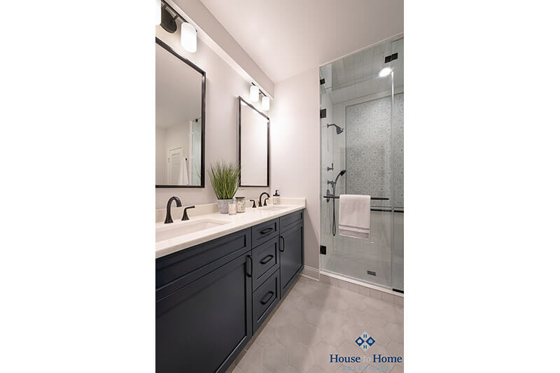 JohnColePhoto-HouseToHome-CameronBath-2